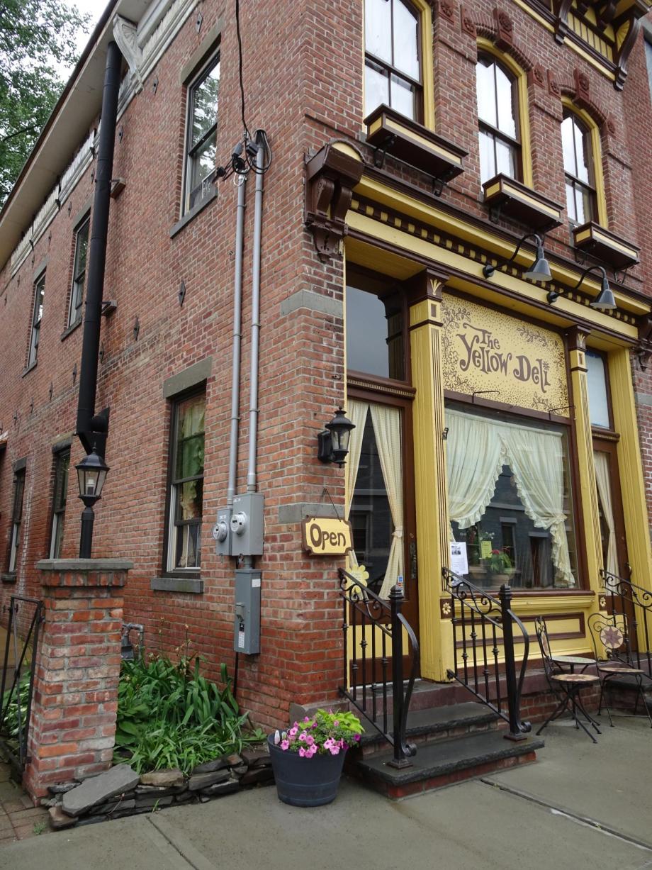 Coxsackie, NY The Yellow Deli
