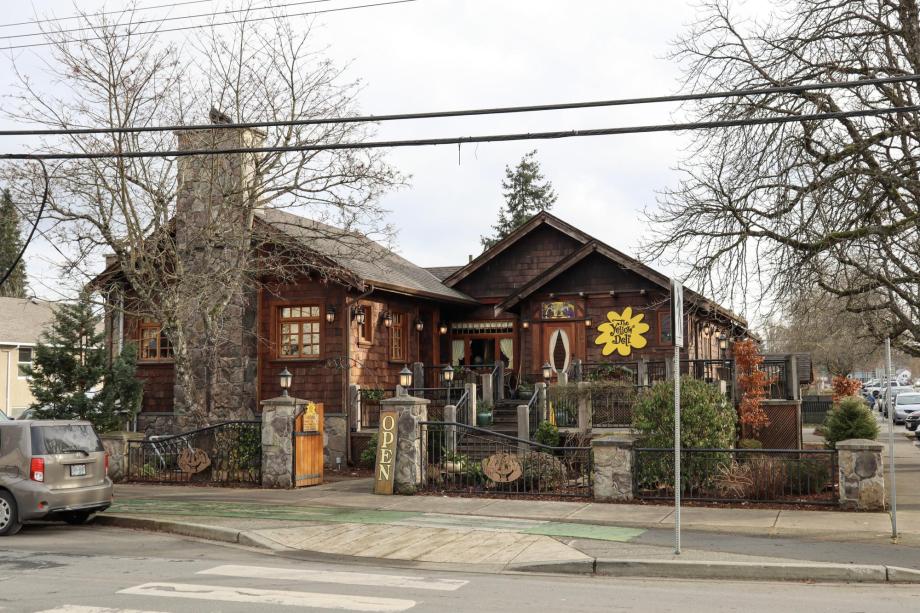 courtenay deli in winter